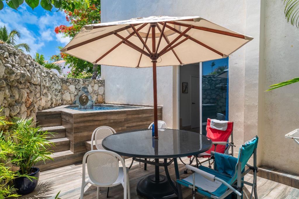 Elegant interior design with coral stone finishes — Punta Cana villa for sale